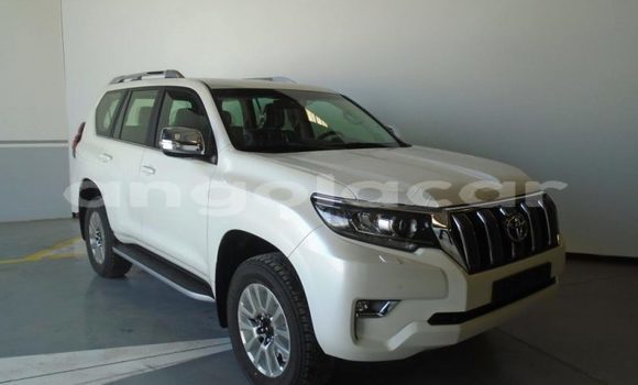 Acheter Occasion Voiture Toyota Prado Blanc à Luanda, Province de Luanda