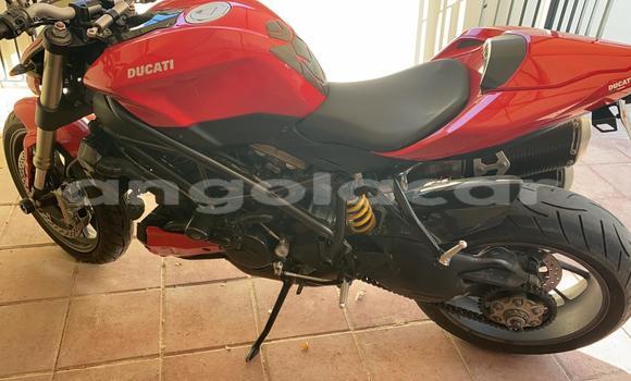 Comprar Usado Ducati Streetfighter Vermelho Moto em Luanda em Luanda Province Comprar Usado Ducati Streetfighter Vermelho Moto em Luanda em Luanda Province