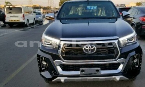 Comprar Usado Toyota Hilux Preto Carro em Luena em Moxico