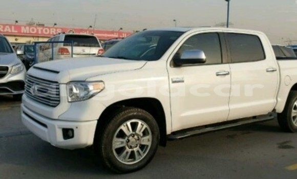 Acheter Occasion Voiture Toyota Tundra Blanc à Luena, Moxico