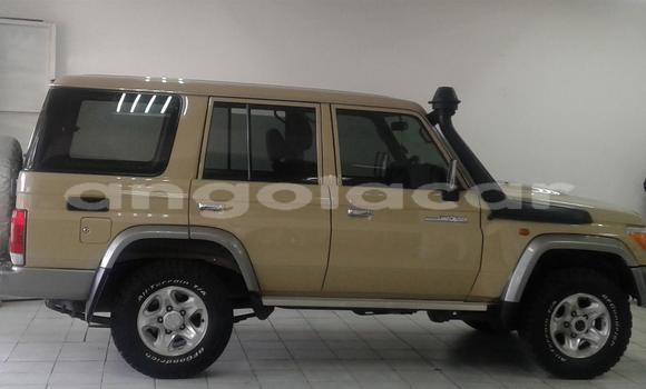 Comprar Usado Toyota Land Cruiser Verde Carro em Luena em Moxico Comprar Usado Toyota Land Cruiser Verde Carro em Luena em Moxico