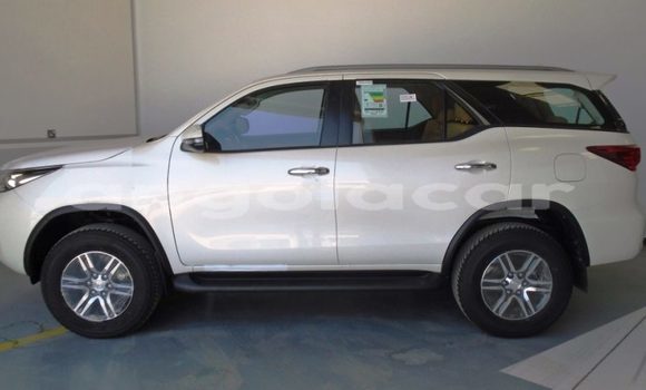 Buy Used Toyota Hilux White Car in Luanda in Luanda Province Buy Used Toyota Hilux White Car in Luanda in Luanda Province