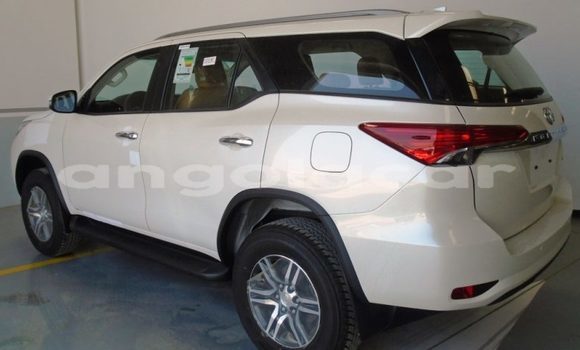 Comprar Usado Toyota Hilux Branco Carro em Luanda em Luanda Province Comprar Usado Toyota Hilux Branco Carro em Luanda em Luanda Province