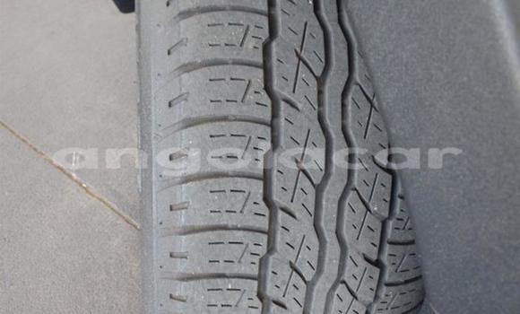 Comprar Usado Toyota RAV4 Vermelho Carro em Luanda em Luanda Province Comprar Usado Toyota RAV4 Vermelho Carro em Luanda em Luanda Province