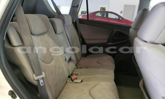 Comprar Usado Toyota RAV4 Branco Carro em Luanda em Luanda Province Comprar Usado Toyota RAV4 Branco Carro em Luanda em Luanda Province