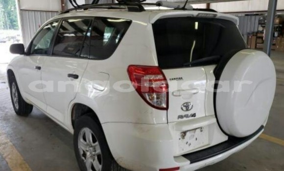 Comprar Usado Toyota RAV4 Branco Carro em Luanda em Luanda Province Comprar Usado Toyota RAV4 Branco Carro em Luanda em Luanda Province