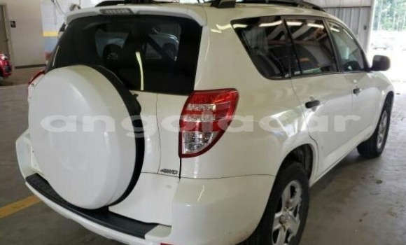 Comprar Usado Toyota RAV4 Branco Carro em Luanda em Luanda Province Comprar Usado Toyota RAV4 Branco Carro em Luanda em Luanda Province