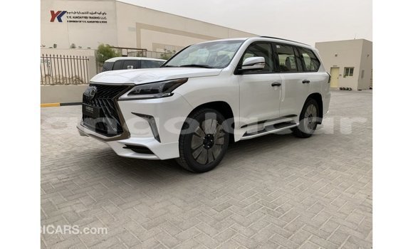 Comprar Importar Lexus LX Branco Carro em Import - Dubai em Bengo Province Comprar Importar Lexus LX Branco Carro em Import - Dubai em Bengo Province