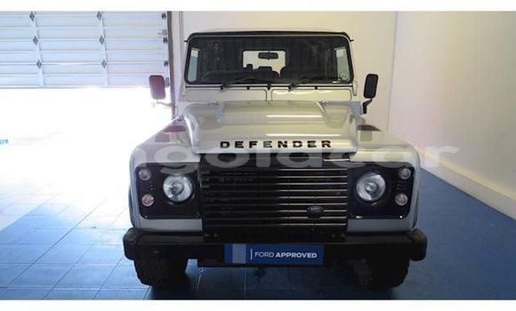 Buy Used Land Rover Defender Blue Car in Luanda in Luanda Province