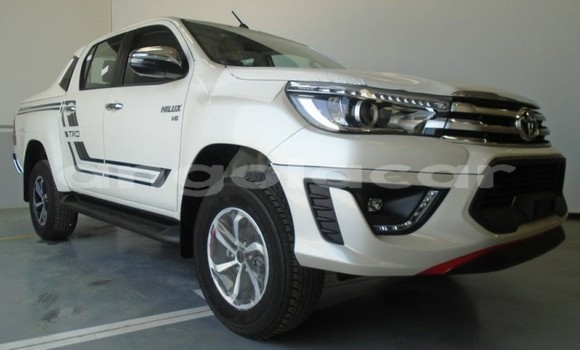 Buy Used Toyota Hilux White Car in Luanda in Luanda Province Buy Used Toyota Hilux White Car in Luanda in Luanda Province