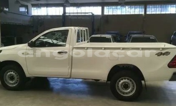 Buy Used Toyota Hilux White Car in Luanda in Luanda Province Buy Used Toyota Hilux White Car in Luanda in Luanda Province