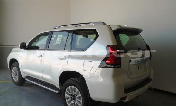 Acheter Occasion Voiture Toyota Land Cruiser Prado Blanc à Luanda, Province de Luanda Acheter Occasion Voiture Toyota Land Cruiser Prado Blanc à Luanda, Province de Luanda