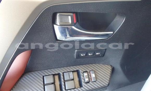 Comprar Usado Toyota RAV4 Vermelho Carro em Luanda em Luanda Province Comprar Usado Toyota RAV4 Vermelho Carro em Luanda em Luanda Province
