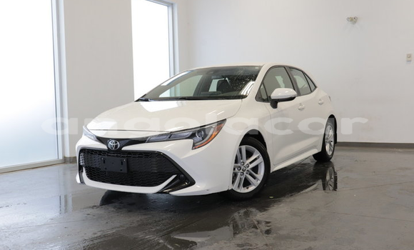 Comprar Usado Toyota Corolla Branco Carro em Luanda em Luanda Province