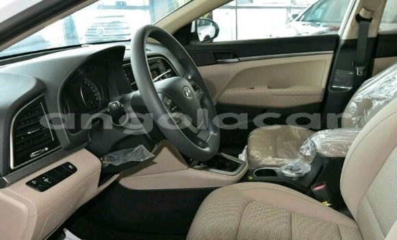 Buy Used Hyundai Elantra White Car in Luanda in Luanda Province Buy Used Hyundai Elantra White Car in Luanda in Luanda Province