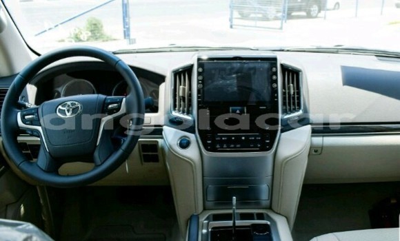 Buy Used Suzuki Ertiga White Car in Luanda in Luanda Province Buy Used Suzuki Ertiga White Car in Luanda in Luanda Province