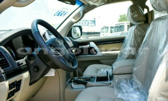 Buy Used Suzuki Ertiga White Car in Luanda in Luanda Province Buy Used Suzuki Ertiga White Car in Luanda in Luanda Province