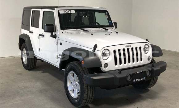 Buy Used Jeep Wrangler White Car in Luanda in Luanda Province Buy Used Jeep Wrangler White Car in Luanda in Luanda Province
