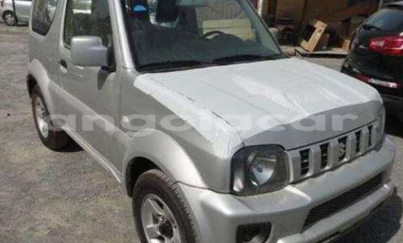 Comprar Usado Suzuki Jimny Prata Carro em Luena em Moxico