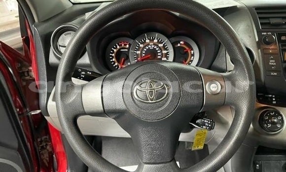 Comprar Usado Toyota RAV4 Vermelho Carro em Luanda em Luanda Province Comprar Usado Toyota RAV4 Vermelho Carro em Luanda em Luanda Province