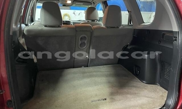 Comprar Usado Toyota RAV4 Vermelho Carro em Luanda em Luanda Province Comprar Usado Toyota RAV4 Vermelho Carro em Luanda em Luanda Province