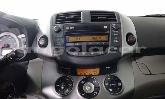 Comprar Usado Toyota Corolla Vermelho Carro em Luanda em Luanda Province Comprar Usado Toyota Corolla Vermelho Carro em Luanda em Luanda Province