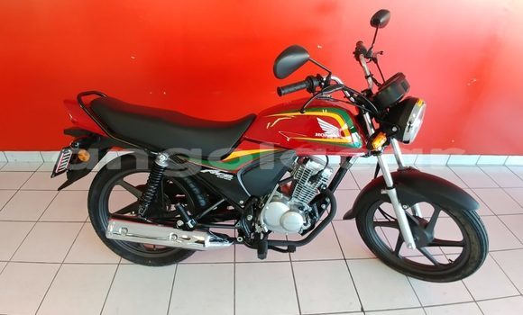 Comprar Usado Honda ACE CB 125 Outro Moto em Luanda em Luanda Province