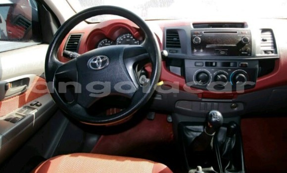 Comprar Usado Toyota Hilux Vermelho Carro em Luanda em Luanda Province Comprar Usado Toyota Hilux Vermelho Carro em Luanda em Luanda Province