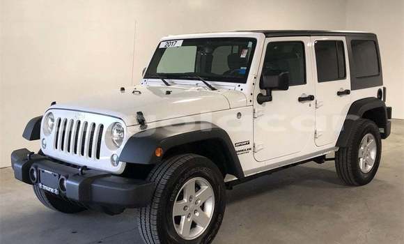 Buy Used Jeep Wrangler White Car in Luanda in Luanda Province
