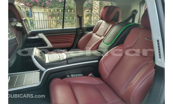 Acheter Import Voiture Toyota Land Cruiser Noir à Import - Dubai, Province de Bengo Acheter Import Voiture Toyota Land Cruiser Noir à Import - Dubai, Province de Bengo