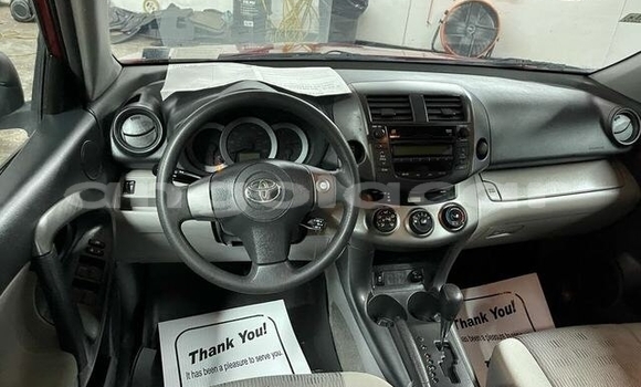Comprar Usado Toyota RAV4 Vermelho Carro em Luanda em Luanda Province Comprar Usado Toyota RAV4 Vermelho Carro em Luanda em Luanda Province