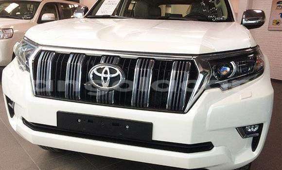 Acheter Occasion Voiture Toyota Land Cruiser Prado Blanc à Luanda, Province de Luanda Acheter Occasion Voiture Toyota Land Cruiser Prado Blanc à Luanda, Province de Luanda