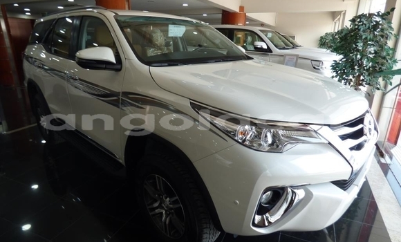 Buy Used Toyota Fortuner White Car in Benguela in Benguela