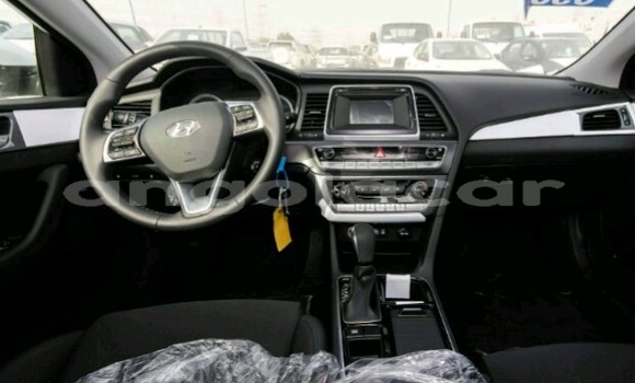 Acheter Occasion Voiture Hyundai Sonata Rouge à Luanda, Province de Luanda Acheter Occasion Voiture Hyundai Sonata Rouge à Luanda, Province de Luanda