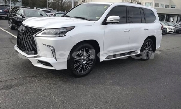 Acheter Occasion Voiture Lexus LX 570 Blanc à Luanda, Province de Luanda Acheter Occasion Voiture Lexus LX 570 Blanc à Luanda, Province de Luanda