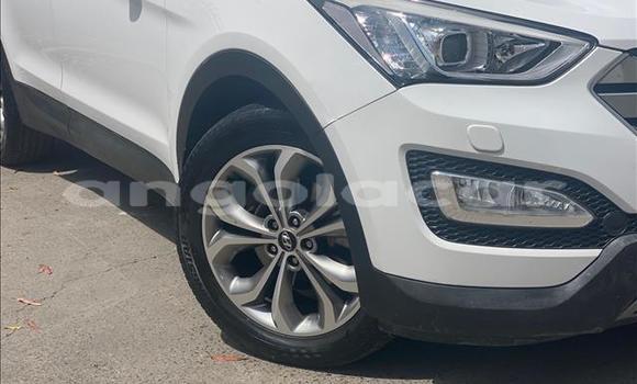 Acheter Occasion Voiture Hyundai Santa Fe Blanc à Luanda, Province de Luanda Acheter Occasion Voiture Hyundai Santa Fe Blanc à Luanda, Province de Luanda