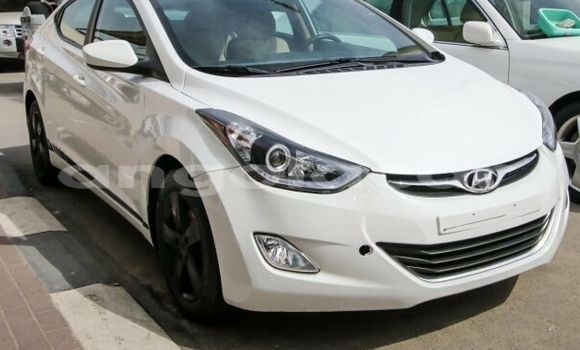 Acheter Occasion Voiture Hyundai Elantra Blanc à Namibe, Province de Namibe