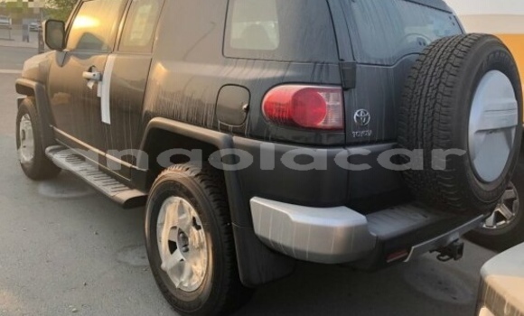 Acheter Occasion Voiture Toyota FJ Cruiser Noir à Soyo, Zaïre Acheter Occasion Voiture Toyota FJ Cruiser Noir à Soyo, Zaïre