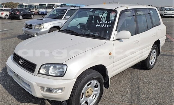Buy Used Toyota RAV4 White Car in Lobito in Benguela