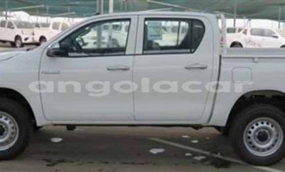 Comprar Usado Toyota Hilux Branco Carro em Luanda em Luanda Province Comprar Usado Toyota Hilux Branco Carro em Luanda em Luanda Province