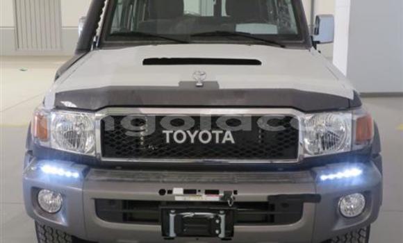 Comprar Usado Toyota Land Cruiser Outro Carro em Luanda em Luanda Province