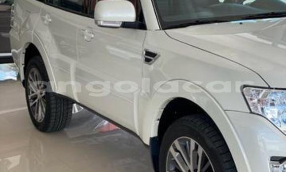 Buy Used Mitsubishi Pajero White Car in Luanda in Luanda Province Buy Used Mitsubishi Pajero White Car in Luanda in Luanda Province