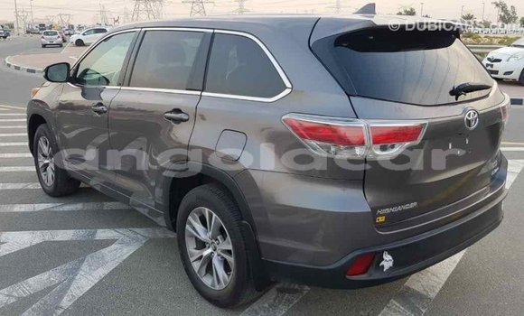 Comprar Importar Toyota Highlander Outro Carro em Import - Dubai em Bengo Province Comprar Importar Toyota Highlander Outro Carro em Import - Dubai em Bengo Province