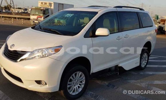 Buy Import Toyota Sienna White Car in Import - Dubai in Bengo Province Buy Import Toyota Sienna White Car in Import - Dubai in Bengo Province