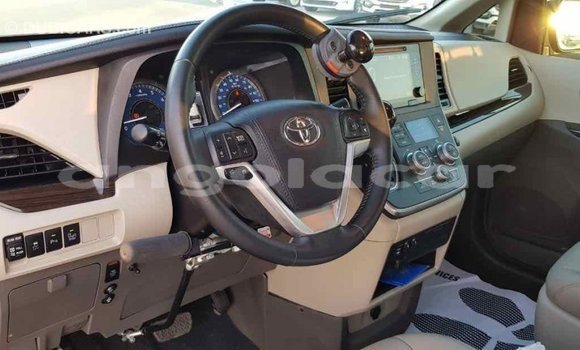 Buy Import Toyota Sienna White Car in Import - Dubai in Bengo Province Buy Import Toyota Sienna White Car in Import - Dubai in Bengo Province