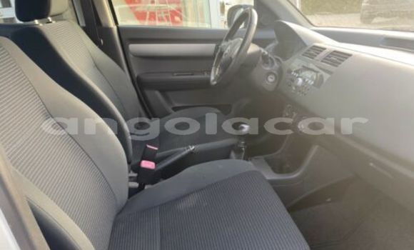 Acheter Occasion Voiture Suzuki Swift Blanc à Luanda, Province de Luanda Acheter Occasion Voiture Suzuki Swift Blanc à Luanda, Province de Luanda