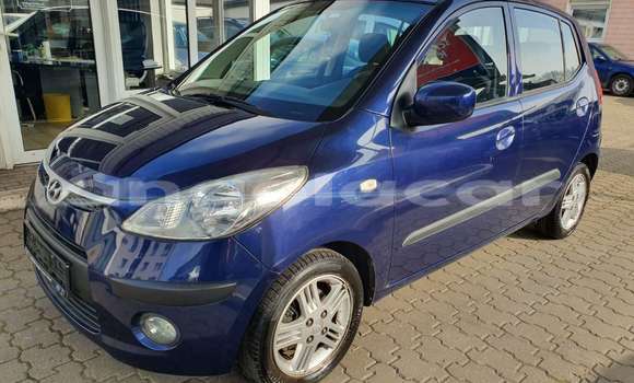 Buy Used Hyundai i10 Blue Car in Luanda in Luanda Province