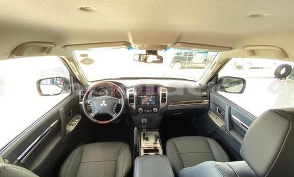 Buy Used Mitsubishi Pajero White Car in Luanda in Luanda Province Buy Used Mitsubishi Pajero White Car in Luanda in Luanda Province