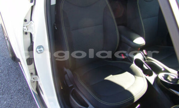 Acheter Occasion Voiture Kia Soul Blanc à Luanda, Province de Luanda Acheter Occasion Voiture Kia Soul Blanc à Luanda, Province de Luanda