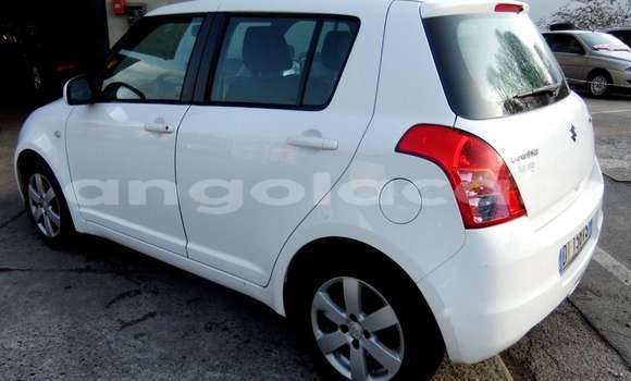 Acheter Occasion Voiture Suzuki Swift Blanc à Luanda, Province de Luanda Acheter Occasion Voiture Suzuki Swift Blanc à Luanda, Province de Luanda